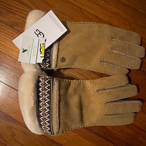 Ugg gloves never wore! New with tags